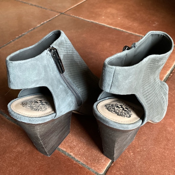 Vince Camuto | Grey Open Toe And Heel Booties - Picture 5 of 11